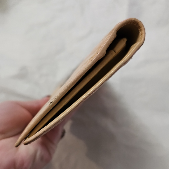 Chanel Cream and Black Cambon Bifold Wallet - Picture 4 of 16